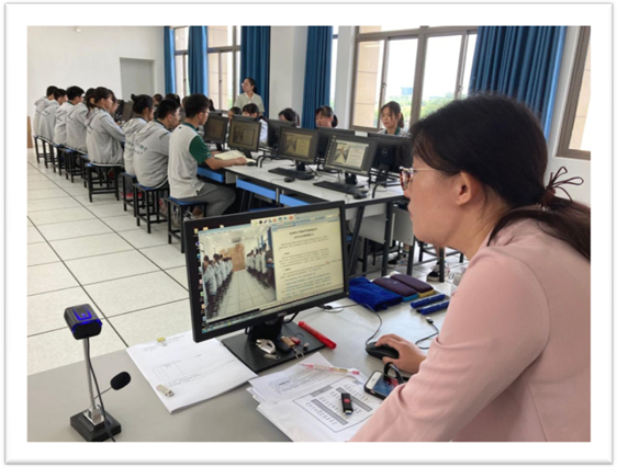 孙云霄老师上课中.jpg